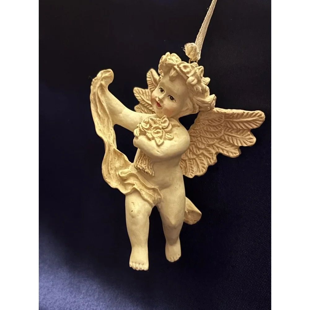 Vintage 1996 Avon Cherub Angel Ornament Bouquet of Flowers Original Box